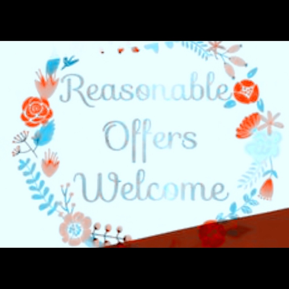All reasonable offers welcomed 💕